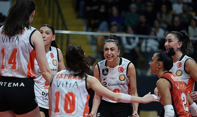 Eczacıbaşı Dynavit, birinci yarıyı galibiyetle tamamladı