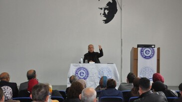 EÜ’de “Ayrıştırıcı Değil Kaynaştırıcı Bir Kavram Olarak Yaşayan Sünnet” paneli düzenlendi