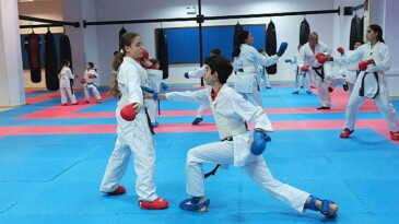 Geleceğin karatecileri yetişiyor