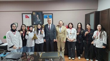 Gölcüklü Lise Öğrencilerinden Büyük Muvaffakiyet