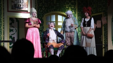 Hastalık Hastası Seyirciyle Buluştu