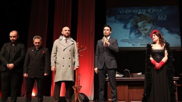 Hikmet’in Oğlu ayakta alkışlandı