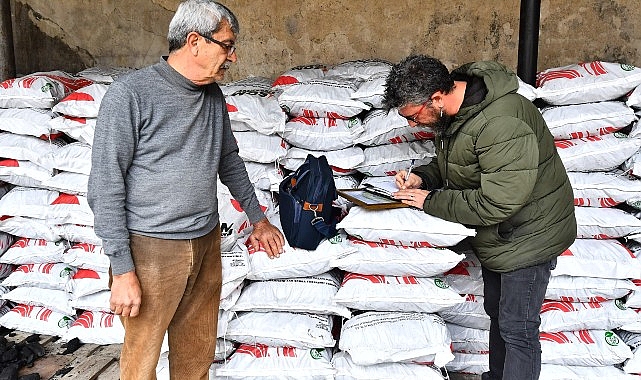 İzmir Büyükşehir Belediyesi takımları hava kalitesi için kontrolde Kömür satış yerlerine sıkı kontrol