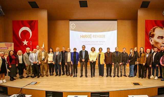 Karabağlar Belediyesi’nin bağımlılık seminerleri ağır ilgi görüyor