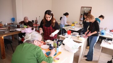 Kartepe’de Seramik Kursuna Büyük İlgi