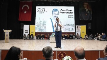 Kent Konferanslarında Hayati İnanç ve Dursun Ali Erzincanlı Konyalılarla Buluştu