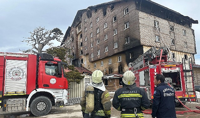 Kocaeli İtfaiyesi, otel yangınında etkin misyon aldı