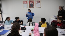 Konaklı çocuklar İngilizce Konuşma Kulübü ile lisan maharetlerini geliştiriyor