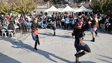 Konak’ta yeni yıl coşkusu kermeslerle devam ediyor