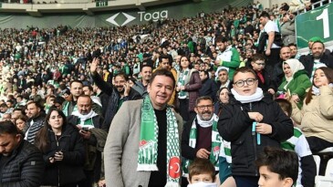 Lider Aydın Osmangazili çocuklara Bursaspor sevgisi aşılıyor
