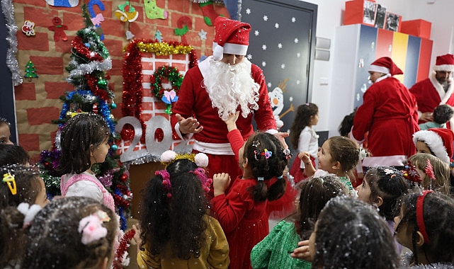 Lider Çerçioğlu yeni yılda minik öğrencileri unutmadı