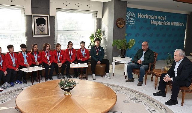 Lider Şadi Özdemir başarılı atletleri ağırladı