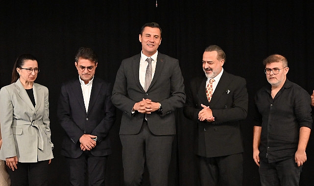 Lider Zeyrek, “Tiyatro hayattır, kültürlerin en hoş anlatım şeklidir”