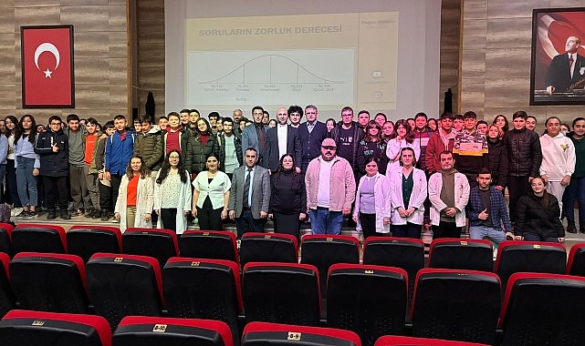 Manisa Büyükşehir’den Öğrencilere İmtihan Telaşıyla Uğraş Takviyesi