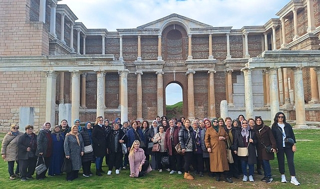 Manisalı Bayanlar Salihli İlçesindeki Hoşlukları Keşfetti