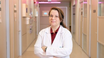 Masa başında çalışan bayanlar en çok boyun ağrısından şikayetçi…