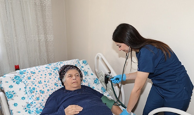 Menderes’te Yeni Konutta Bakım Devri
