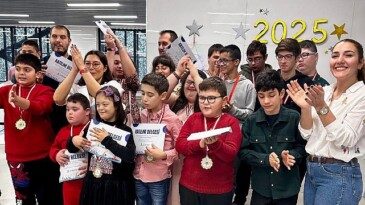 Özel çocuklar yeni yıla muvaffakiyet mutluluğuyla giriyor