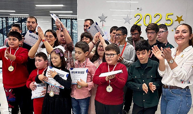 Özel çocuklar yeni yıla muvaffakiyet mutluluğuyla giriyor