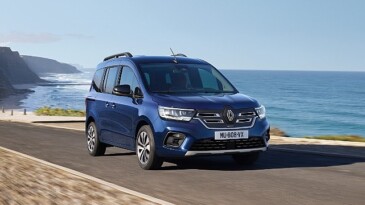 Renault, Yenilenen Hafif Ticari Ailesiyle Ticari Pazarında Atağa Geçiyor