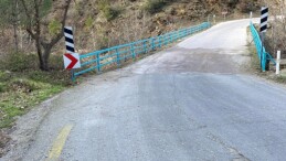 Salihli ve Alaşehir’de Köprü Korkulukları Yenilendi
