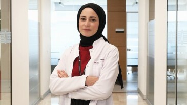 Sigara, ağız ve diş sıhhatini birçok açıdan etkiliyor! İmplant tedavisinin başarısı, sigara kullanımına bağlı…