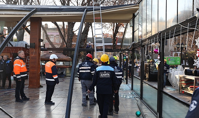 Tarihi Sirkeci Garına Komşu Kaçak Kafe Yıkıldı