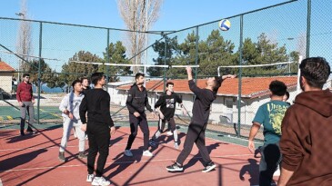 Üniversite Öğrencileri Genç Kültür Kart’ın Beyşehir’deki Kampında Gerilim Attı