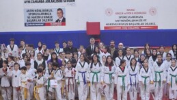 270 Gölcük Belediyespor Taekwondo Atleti Jenerasyon Atladı