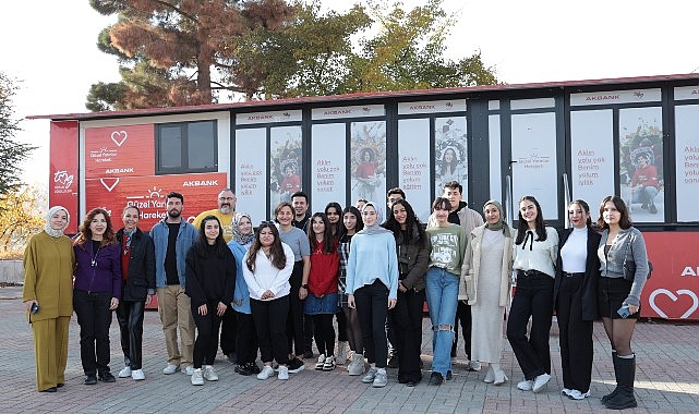 Akbank ‘Güzel Yarınlar Hareketi’ Sarsıntı Bölgesindeki Gençlerin Yanında