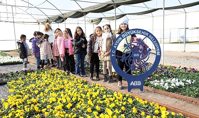Aydın Büyükşehir Belediye Başkanı Özlem Çerçioğlu, öğrencilerin eğitim ve öğretimine takviye olmaya devam ediyor.