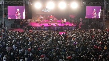 Aydın Büyükşehir Belediye Başkanı Özlem Çerçioğlu, vatandaşları kültür ve sanat aktiflikleri ile buluşturmaya devam ediyor.