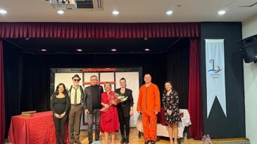 Bayraklı’da tiyatro keyfi “Sırf Cinayet” tiyatro oyunu beğeni kazandı