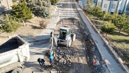 Bekdik Mahallesinde Yol Yenileme Çalışması