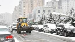 Beylikdüzü Belediyesi’nden Karla Aktif Çaba