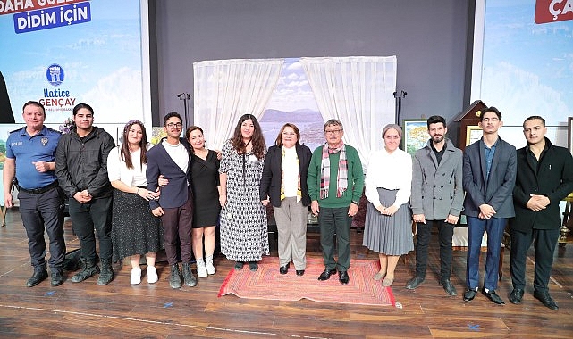 Birçok mükafata layık görülen “Ağaçlar Ayakta Ölür” isimli tiyatro oyunu Didim Belediyesi Tiyatro Topluluğu tarafından sergilendi