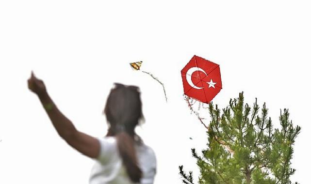 Bornova Belediyesi’nden 23 Nisan Coşkusu: Geleneksel Uçurtma Şenliği