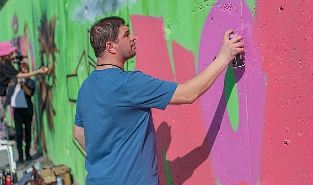 Buca’da grafiti sanatkarlarından görsel şölen
