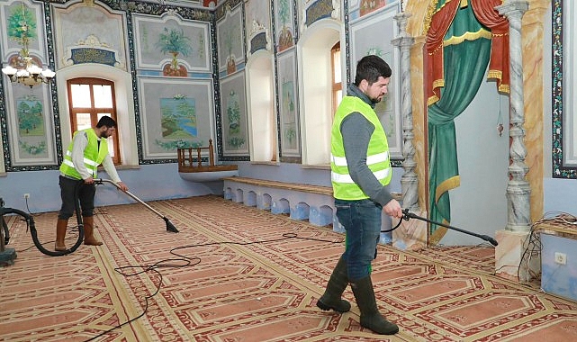 Burhaniye Belediyesi’nden Mescitlerde Ramazan Hazırlığı