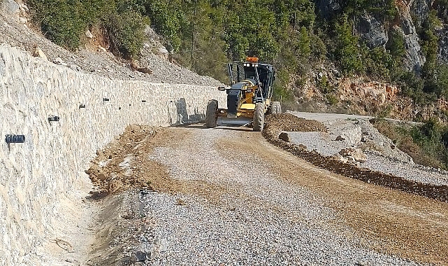 Büyükşehir gruplarından Alanya yollarında çalışma