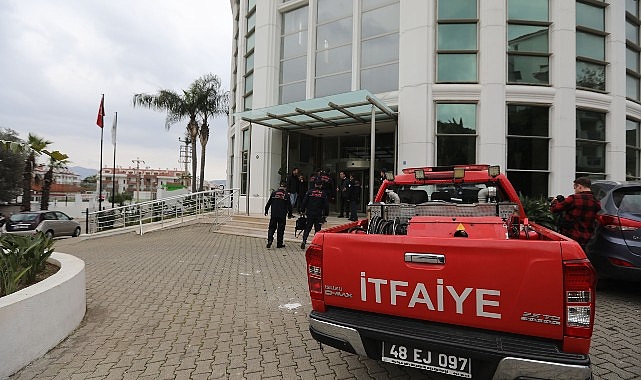 Büyükşehir Tesislerde Yangın Kontrollerine Devam Ediyor