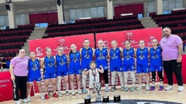 Canik Belediyespor U14 Kız Basketbol Takımı Türkiye İkincisi Oldu
