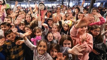 Çocuklar ‘Kukla Marmelat’a bayıldı