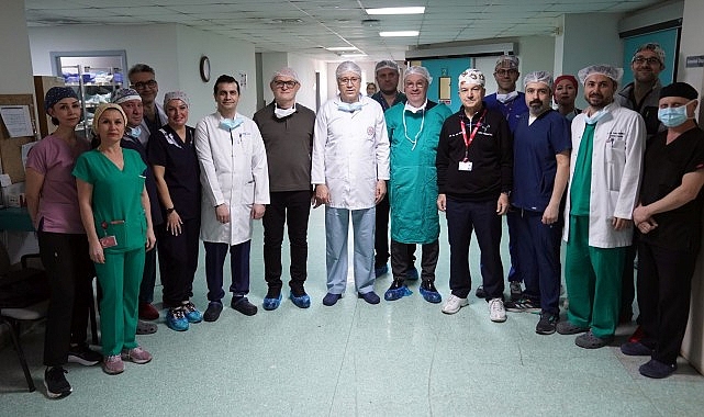 “Da Vinci X Robotik Cerrahi Sistemi”nin son kuşak modeli EÜTF Hastanesine kazandırıldı