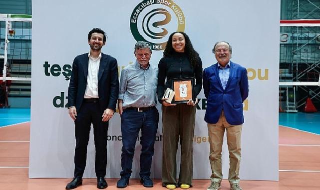 Eczacıbaşı Dynavit Kadın Voleybol Takımından Duygu Dolu Vedalar ve Teşekkürler