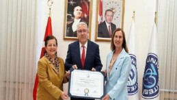 Ege Üniversitesi Sağlık Bilimleri Fakültesi Ebelik Bölümü Yeniden Akredite Edildi