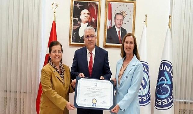 Ege Üniversitesi Sağlık Bilimleri Fakültesi Ebelik Bölümü Yeniden Akredite Edildi