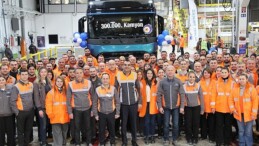 Ford Trucks 300 Bininci Kamyonunu Çizgiden İndirdi