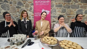 Fransız şeften işitme engellilere pastacılık kursu