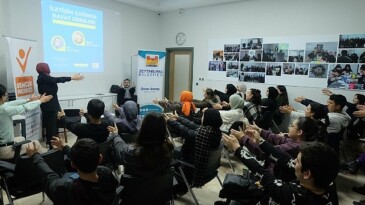 Gençlere Artı 1 Yazan Seminer; ‘İletişim Çağında Hayat Dersleri’